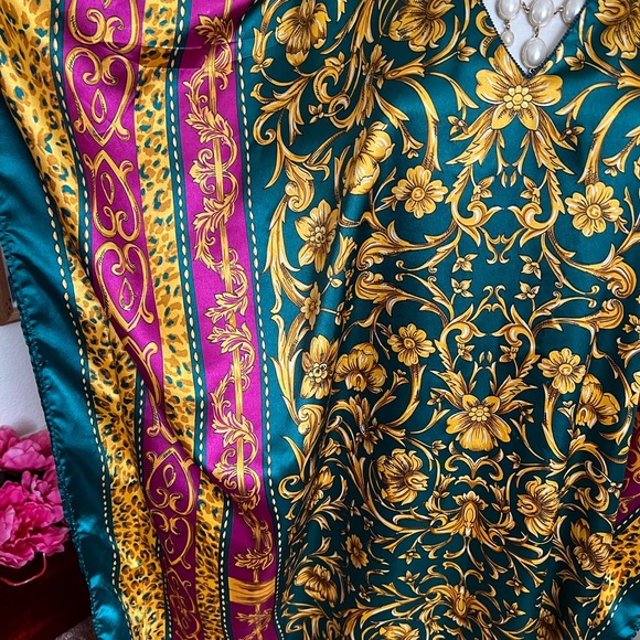 Vanessa Green & Gold Caftan by  Winlar - Picture 4 of 7